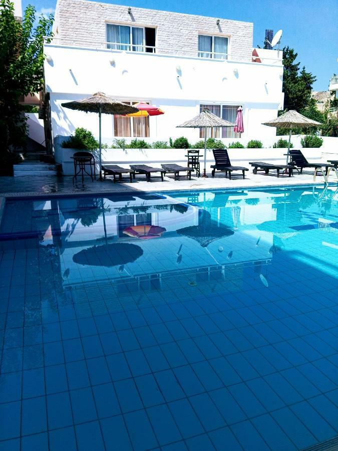 Saint Konstantin Beach Apartments Stegna Exteriér fotografie